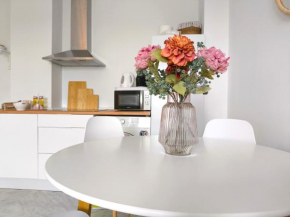 Apartamento acogedor - piscina - parking, Seville